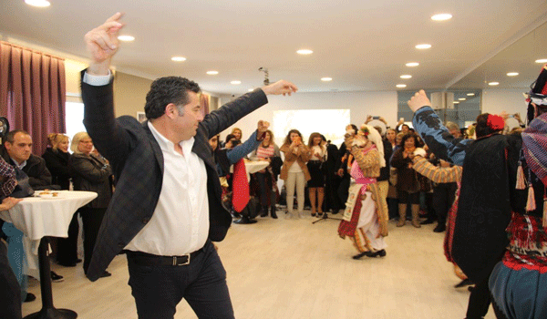 Danse ved Den 'A kuzum' sangen