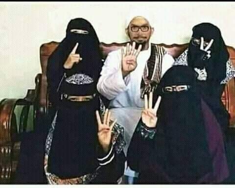 En araber med fire koner